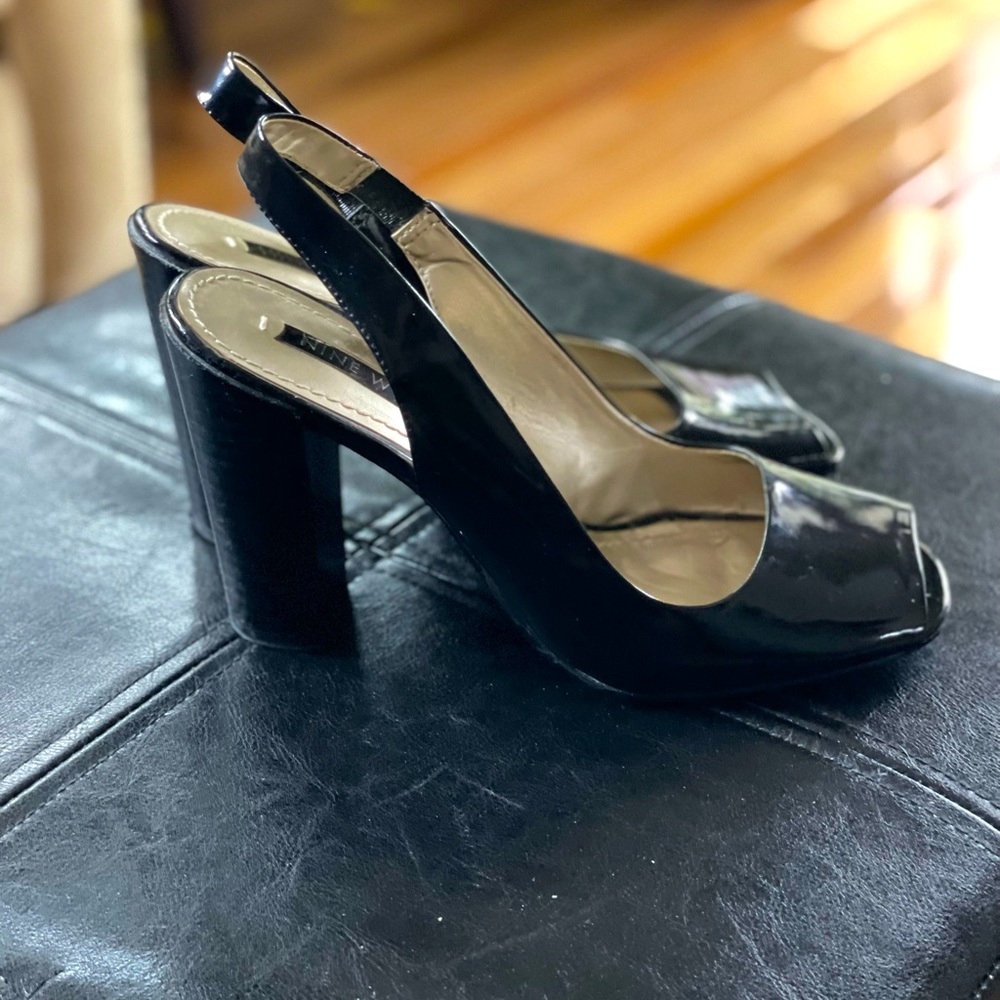 Nine West sling back peep toe patent leather heels